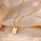 Colar Feminino Pingente Inicial Banhado em Ouro 18K