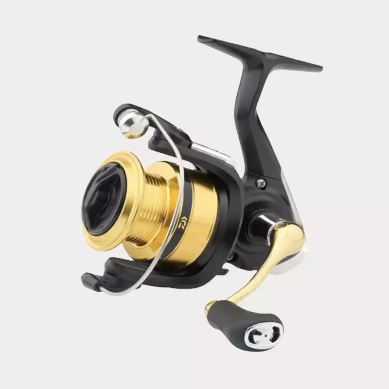 Molinete Daiwa New RS com Recolhimento 5.1:1 (8 e 9kg de Arrasto)
