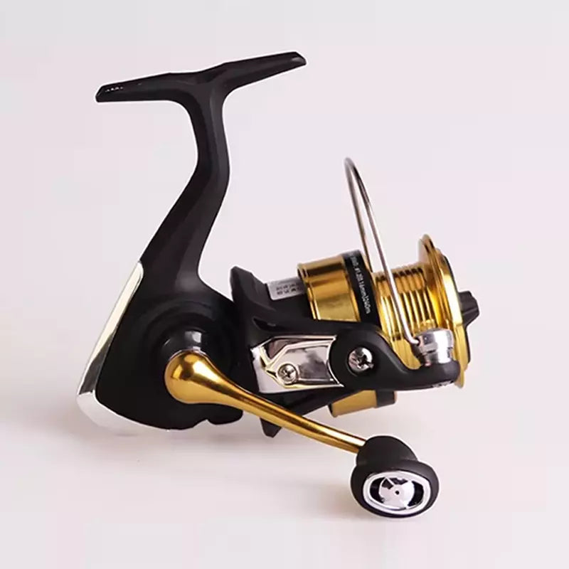 Molinete Daiwa New RS com Recolhimento 5.1:1 (8 e 9kg de Arrasto)