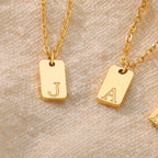 Colar Feminino Pingente Inicial Banhado em Ouro 18K