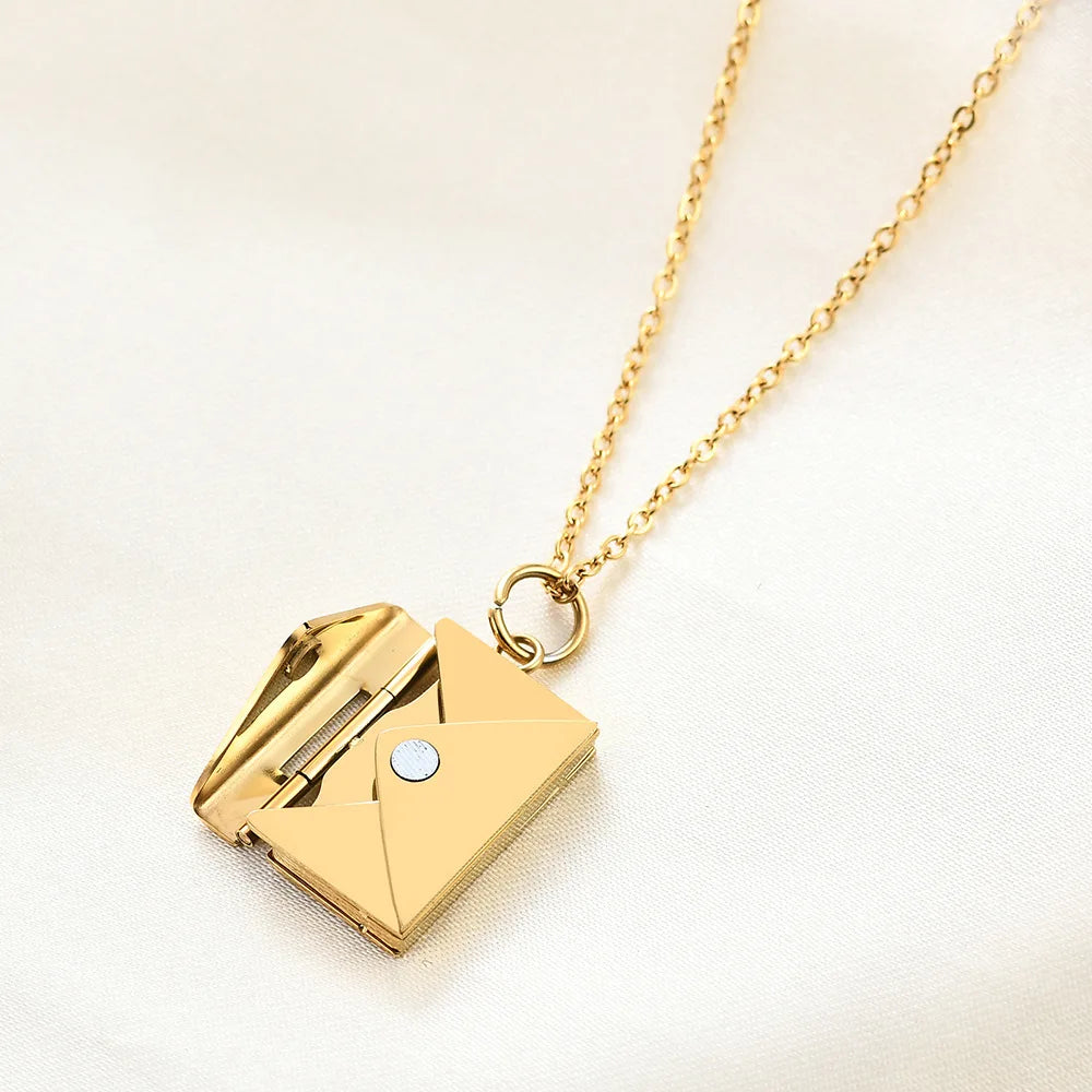 Colar com Cartão Envelope I Love You