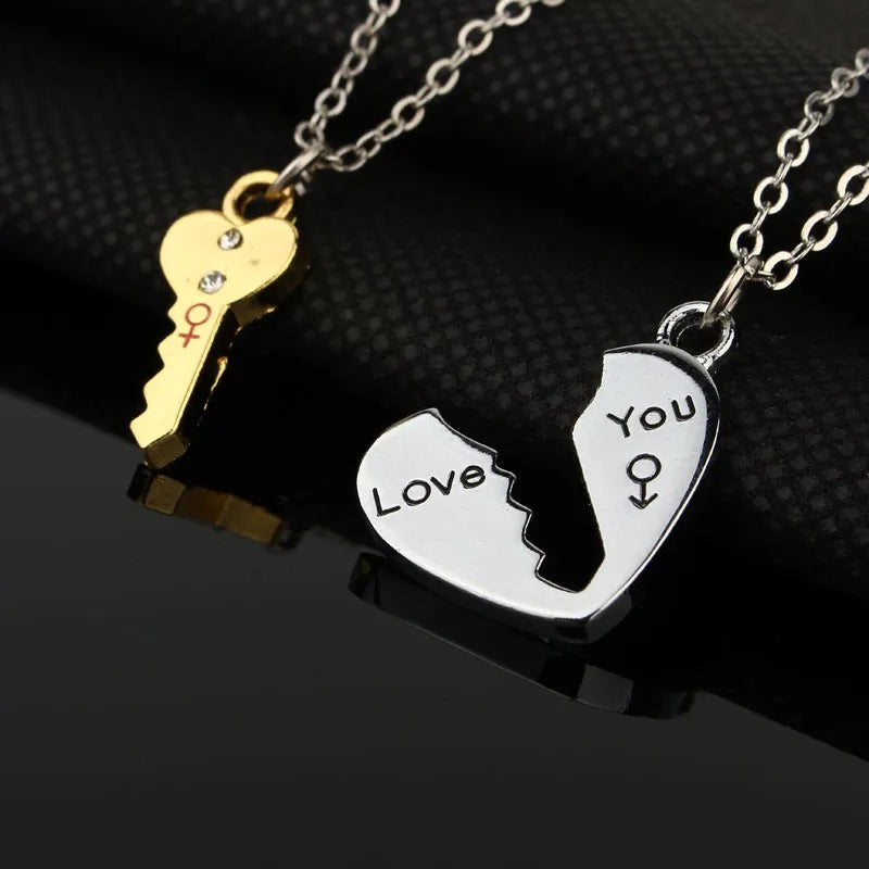 Colar Prateado Chave para o Amor