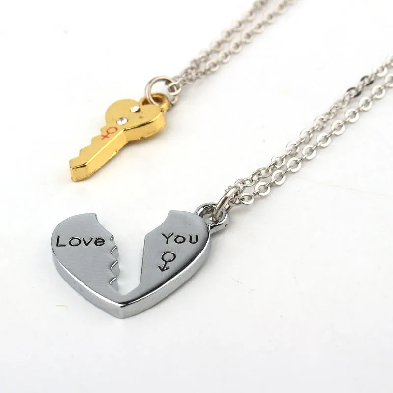 Colar Prateado Chave para o Amor