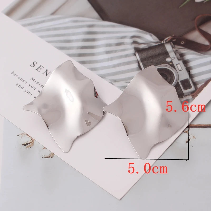 Brincos Fashion em Forma de S