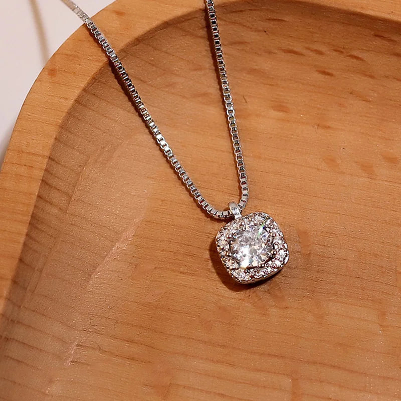 Colar Feminino Serene Grace
