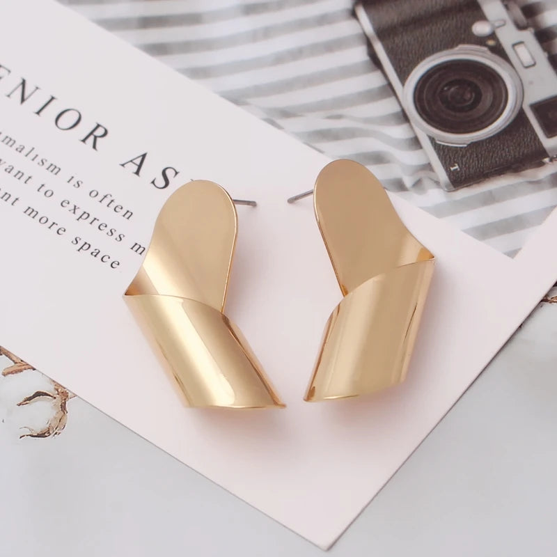 Brincos Fashion em Forma de S