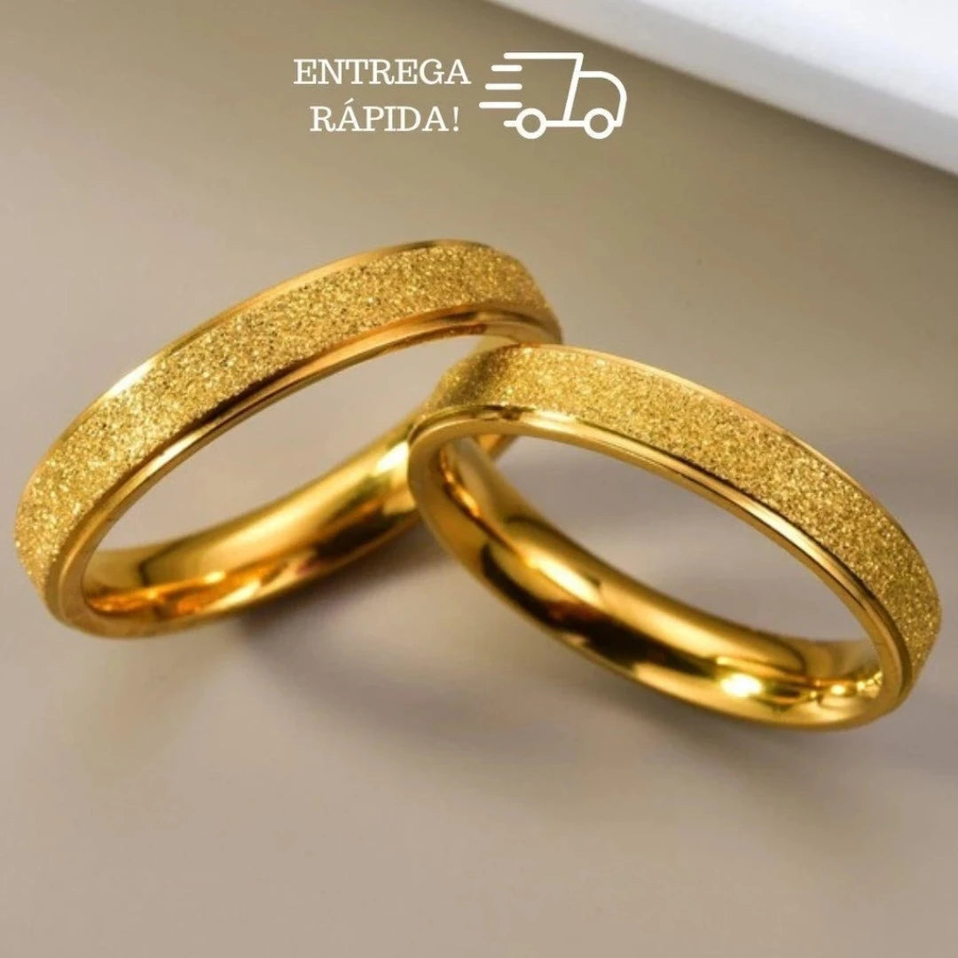 Par de Aliança De Namoro Noivado e Casamento Jateada 4mm + Anel Solitário